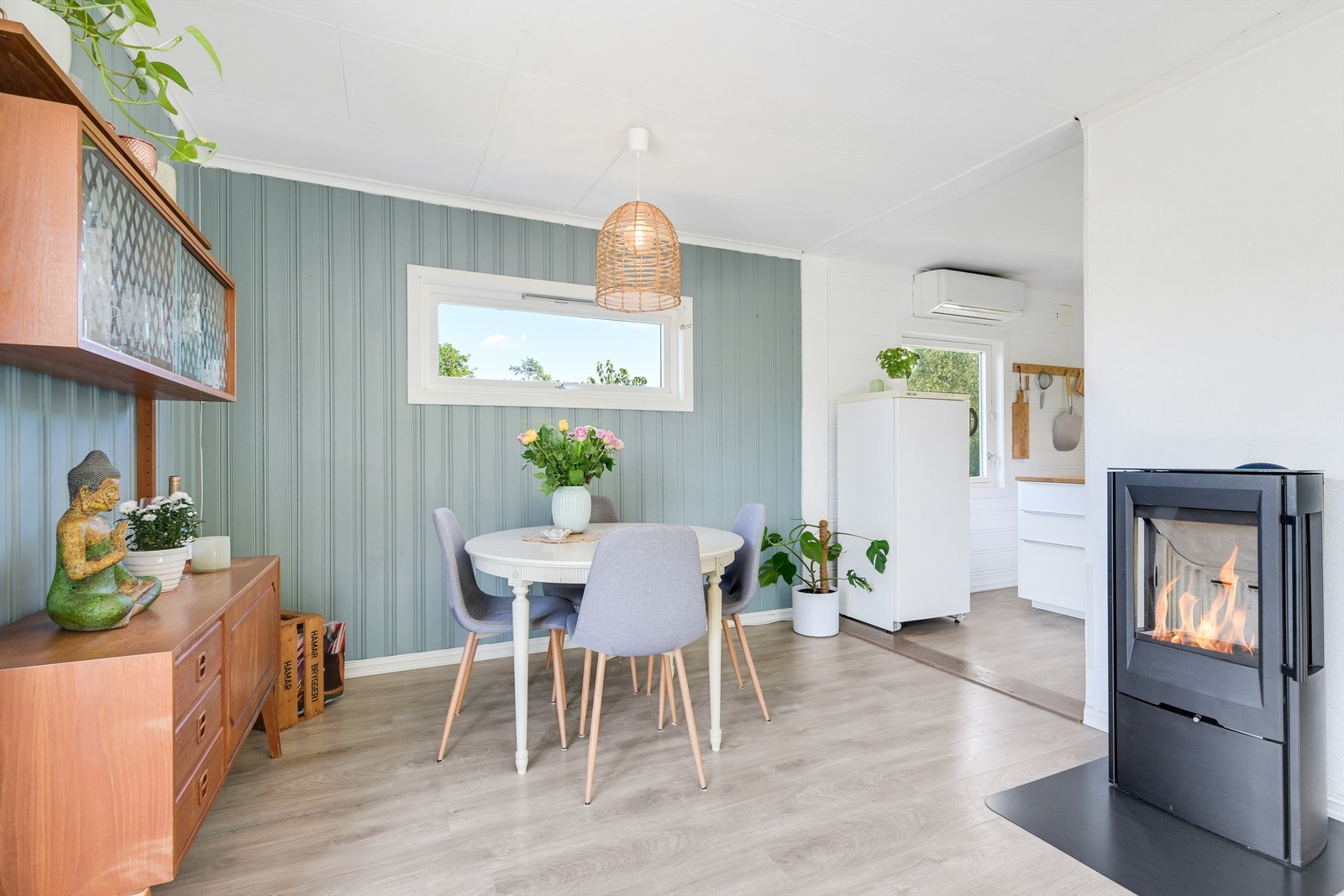 Vedovn som gir god varme og lun atmosfære på kalde dager Galleribilde