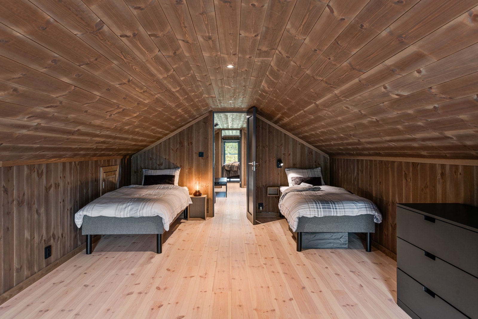 Et fleksibelt rom med plass til både gjester og familie Galleribilde