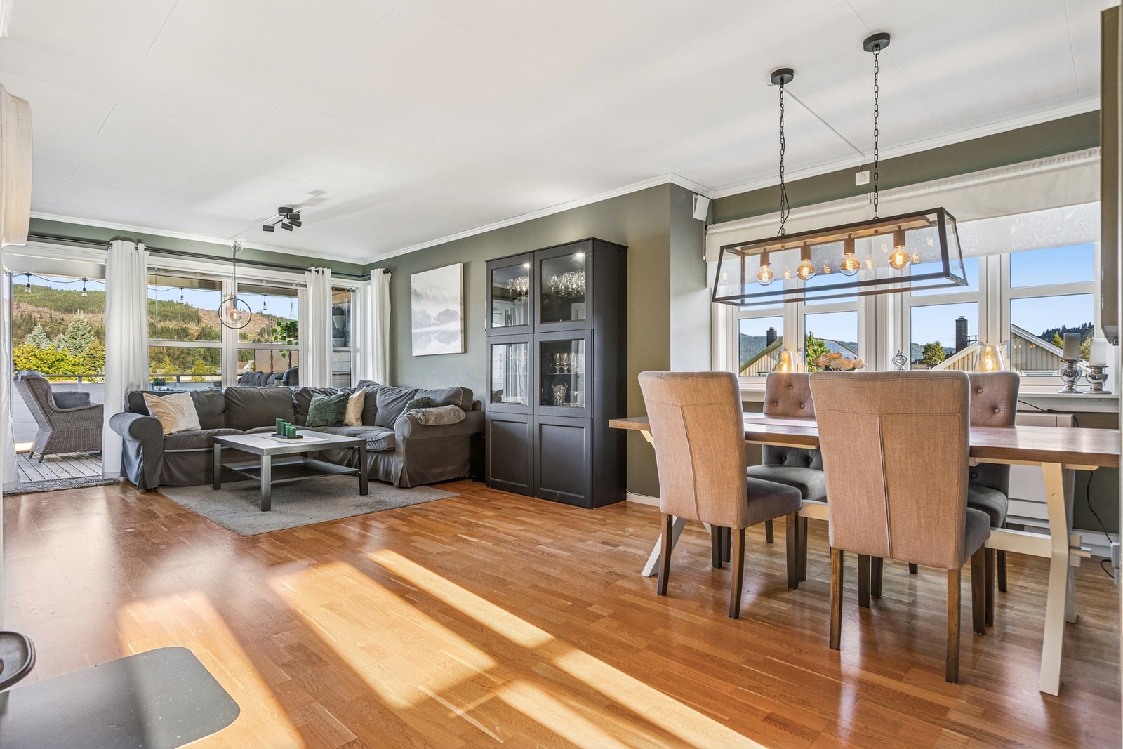 Boligen ble oppført i 2003 og har en standard som gjør den enkel å innrede og vedlikeholde. Galleribilde