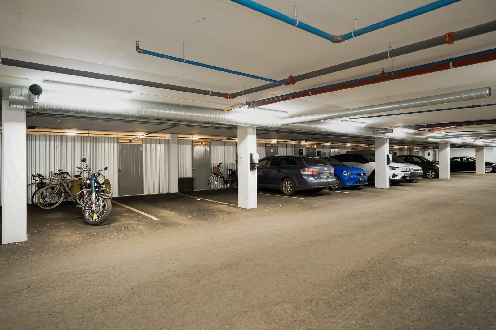 Parkering i felles garasjekjeller Galleribilde