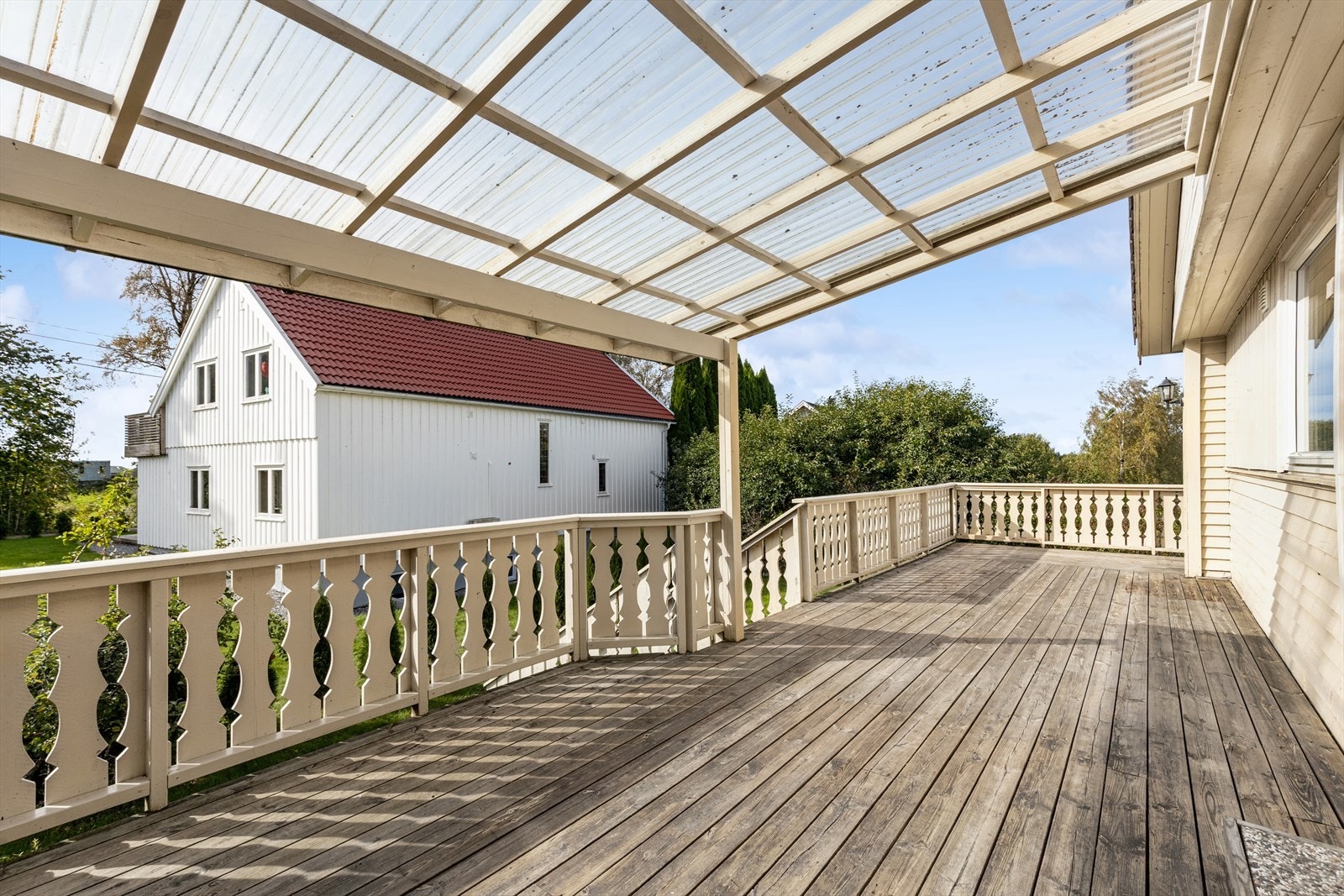 Sydvendt veranda. Galleribilde