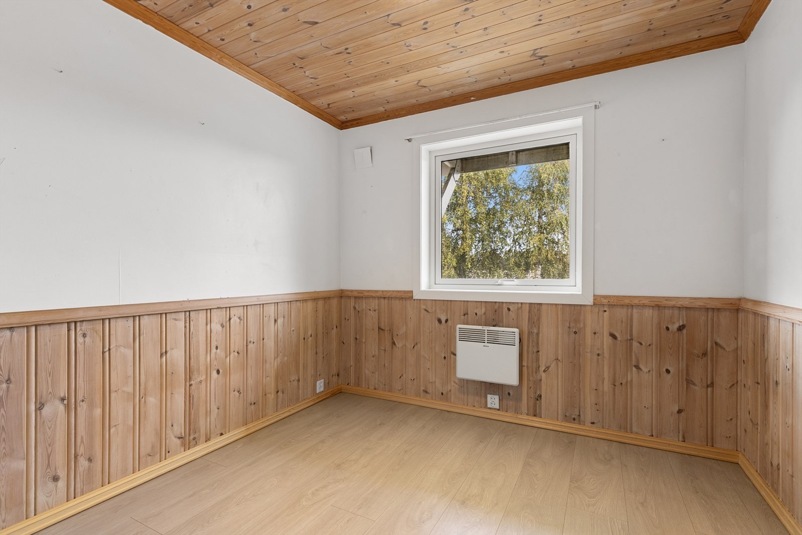 Soverom i underetasjen. Merk - ikke bruksendret. Galleribilde