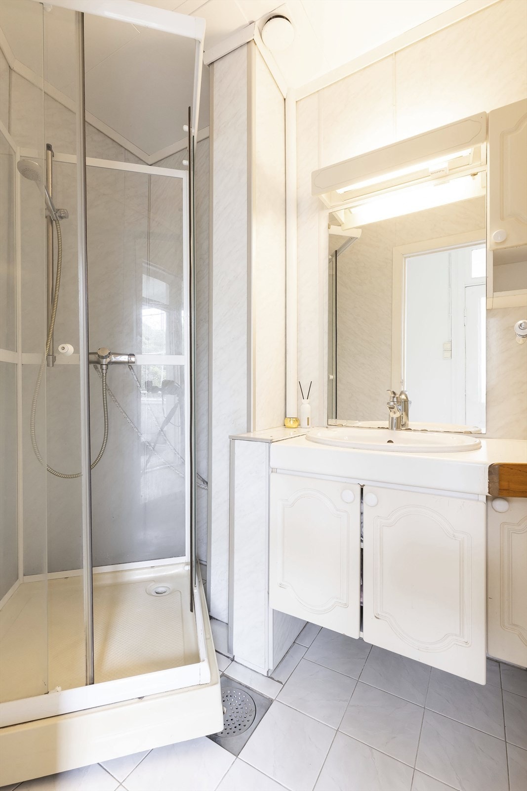 Flislagt gulv med varmekabler. Galleribilde