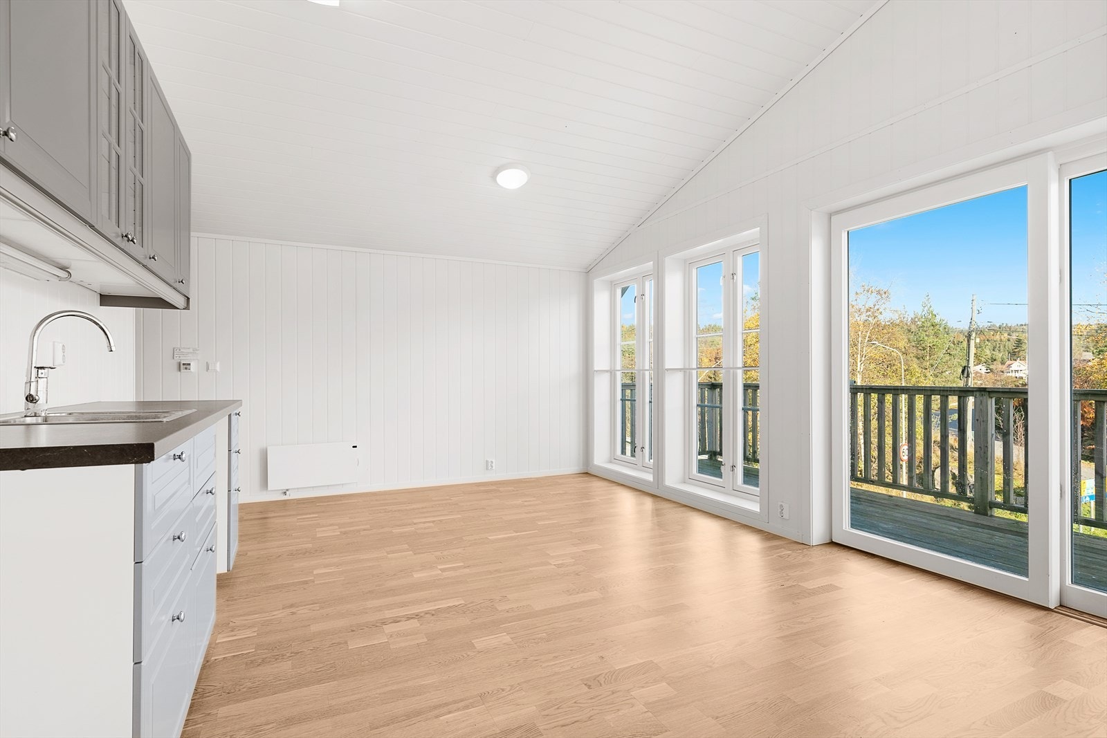 Åpen kjøkkenløsning til stuen Galleribilde