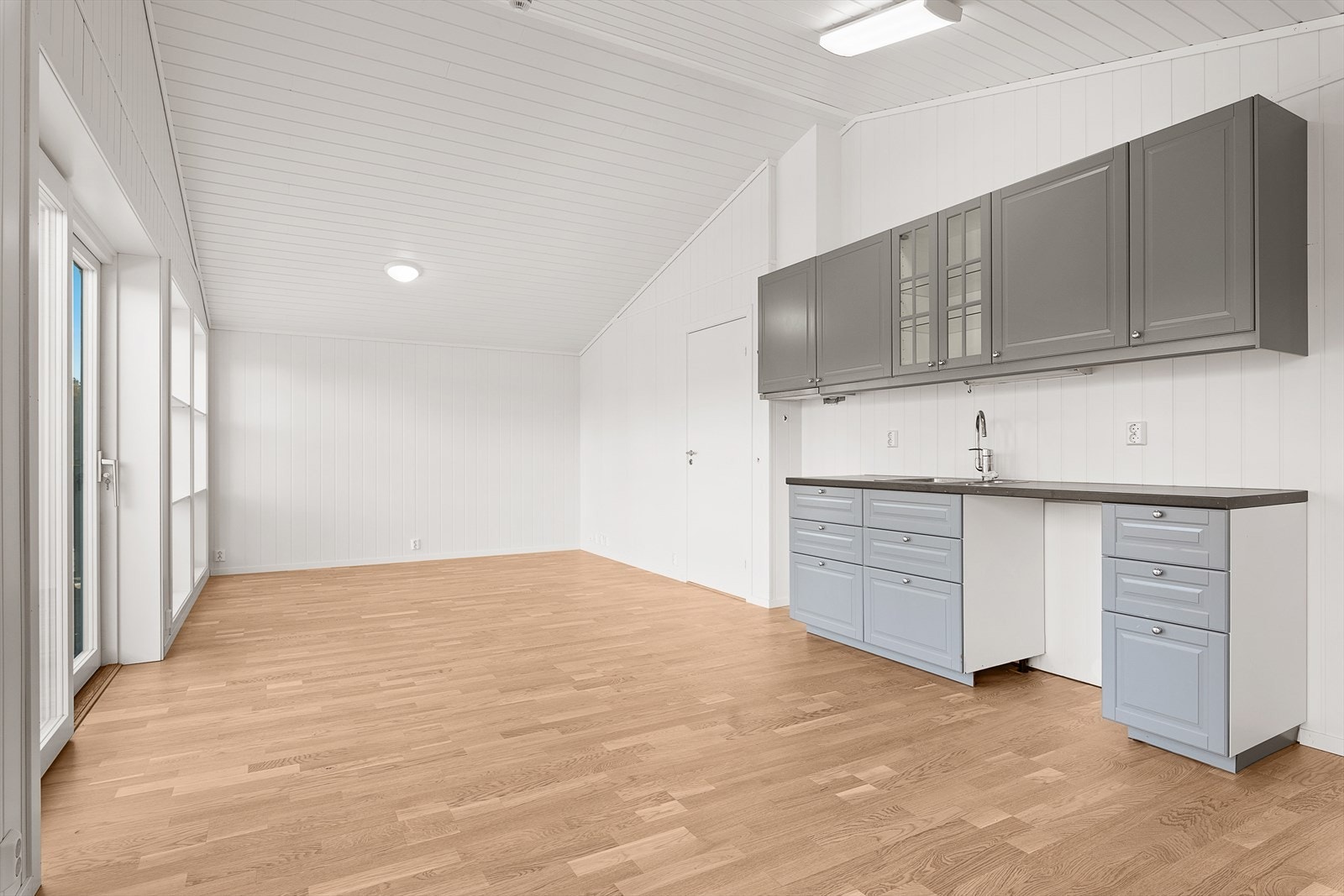 Stue med åpen kjøkkenløsning Galleribilde