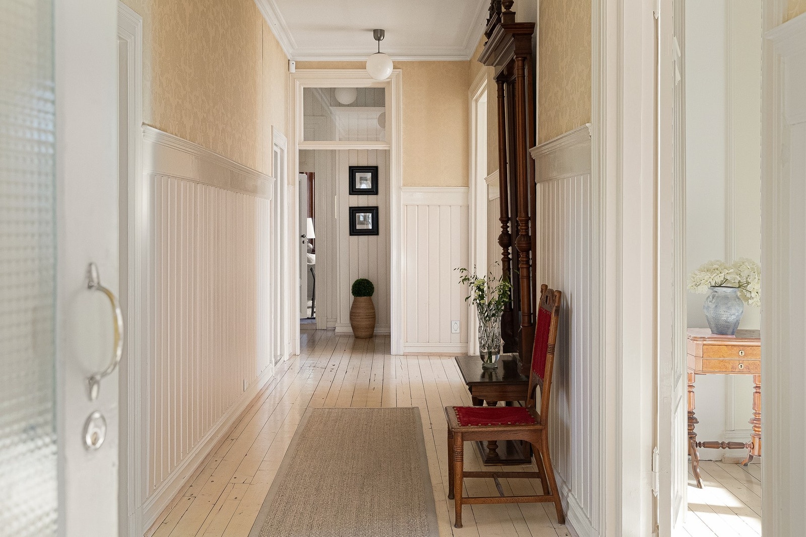 Entré/hall. Galleribilde