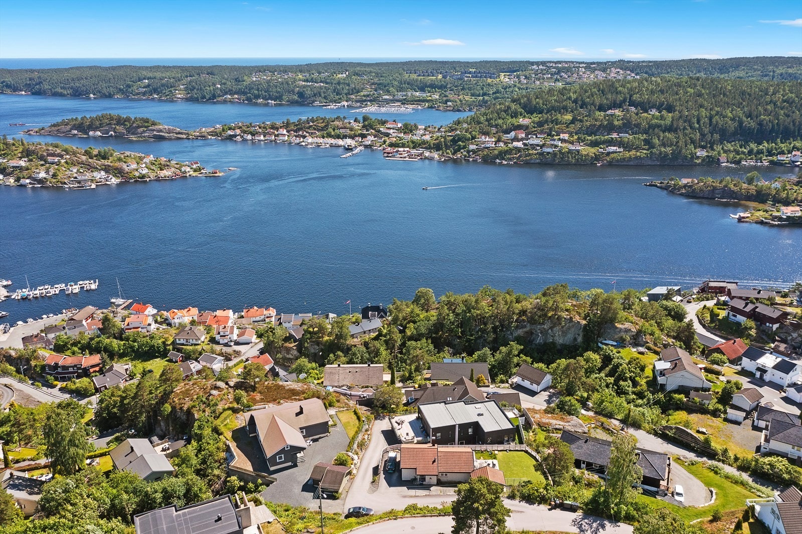 Ønsker du visning? Ta kontakt med eiendomsmegler Heljar Hogner, på tlf.4680 6369, for nærmere avtale. Galleribilde