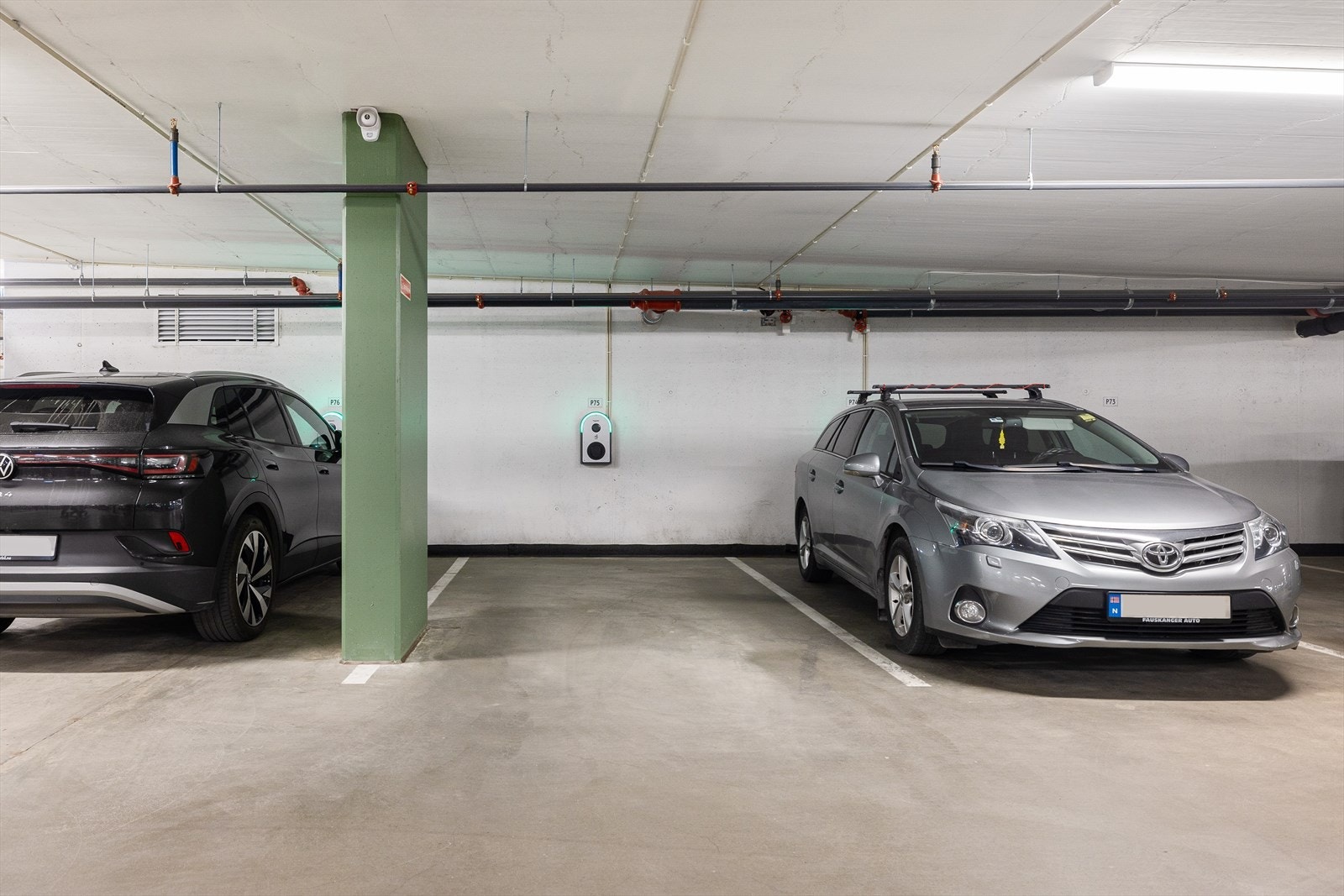 Garasjeplass og en kjellerbod på ca. 5 kvm medfølger Galleribilde