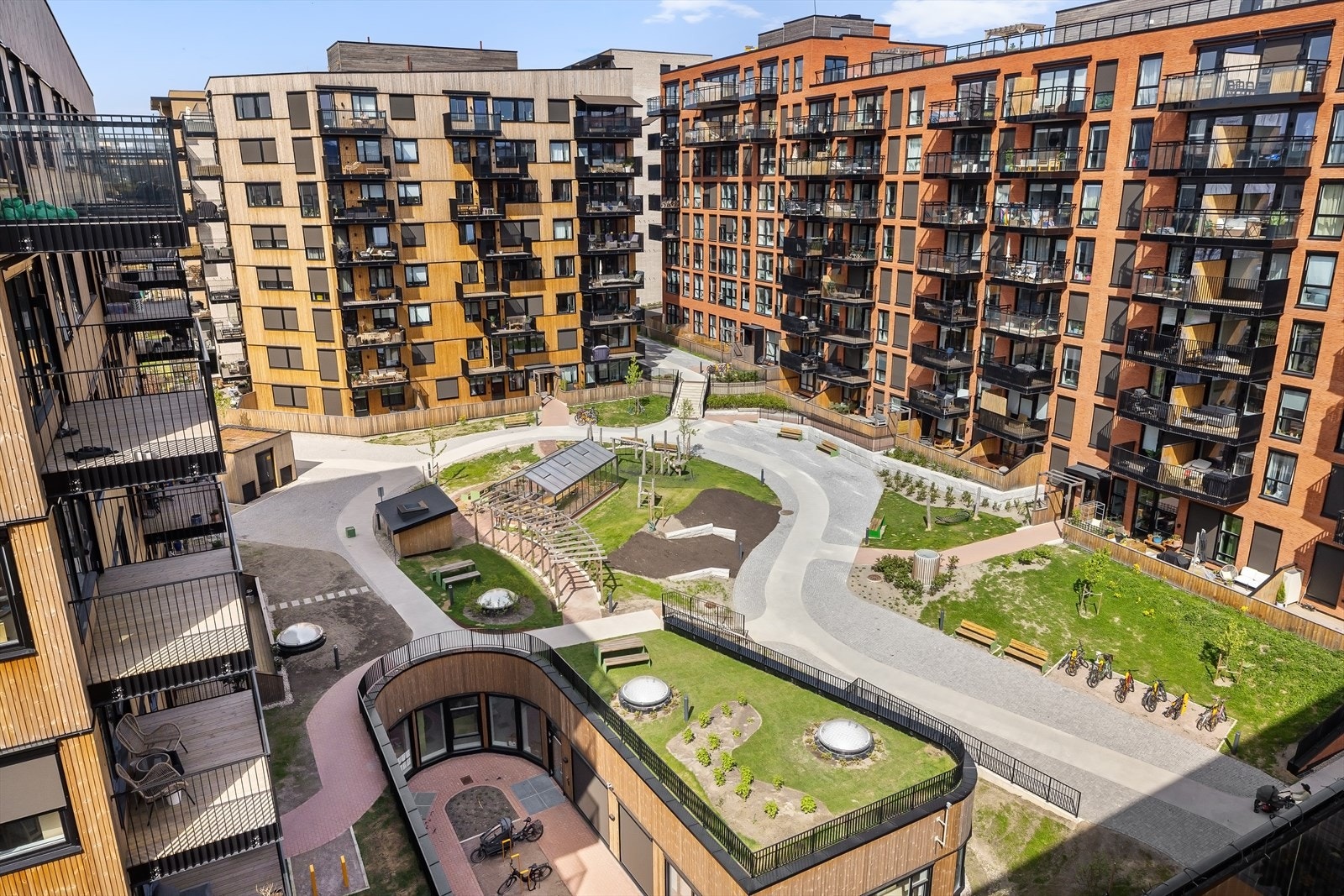 Hyggelig opparbeidet bakgård Galleribilde