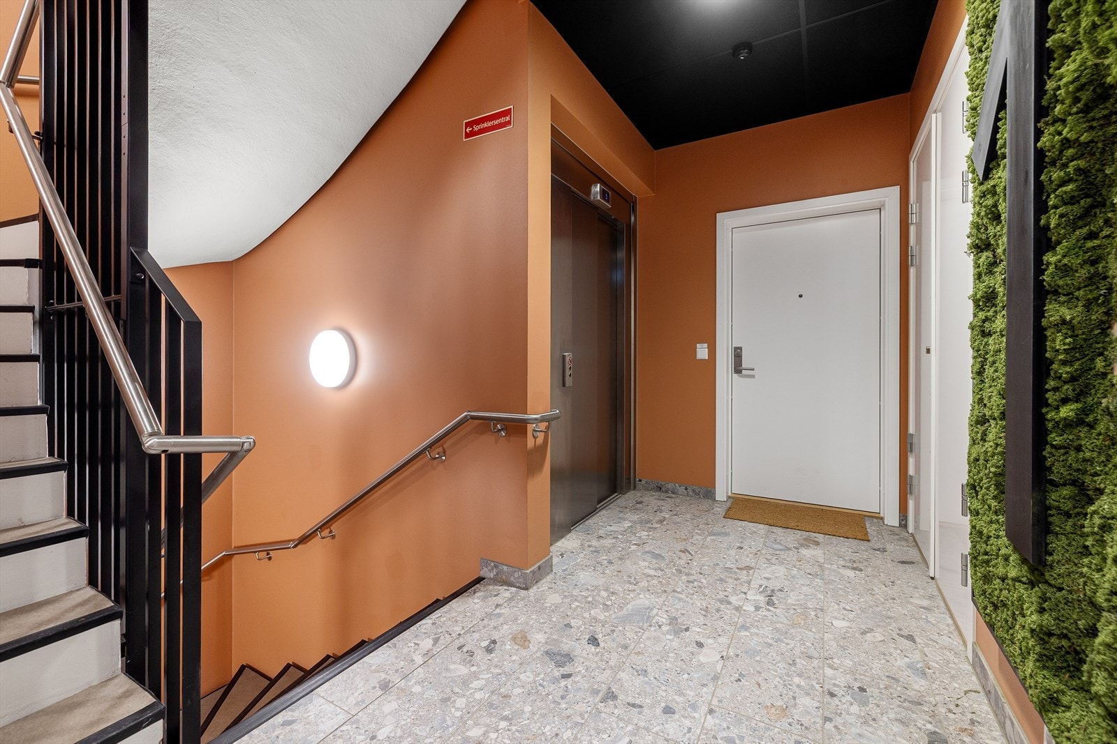 Det er heisadkomst, leiligheten ligger i 7. etasje Galleribilde