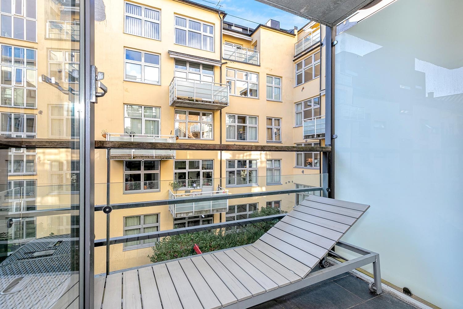 Balkong med fliser fra stuen Galleribilde