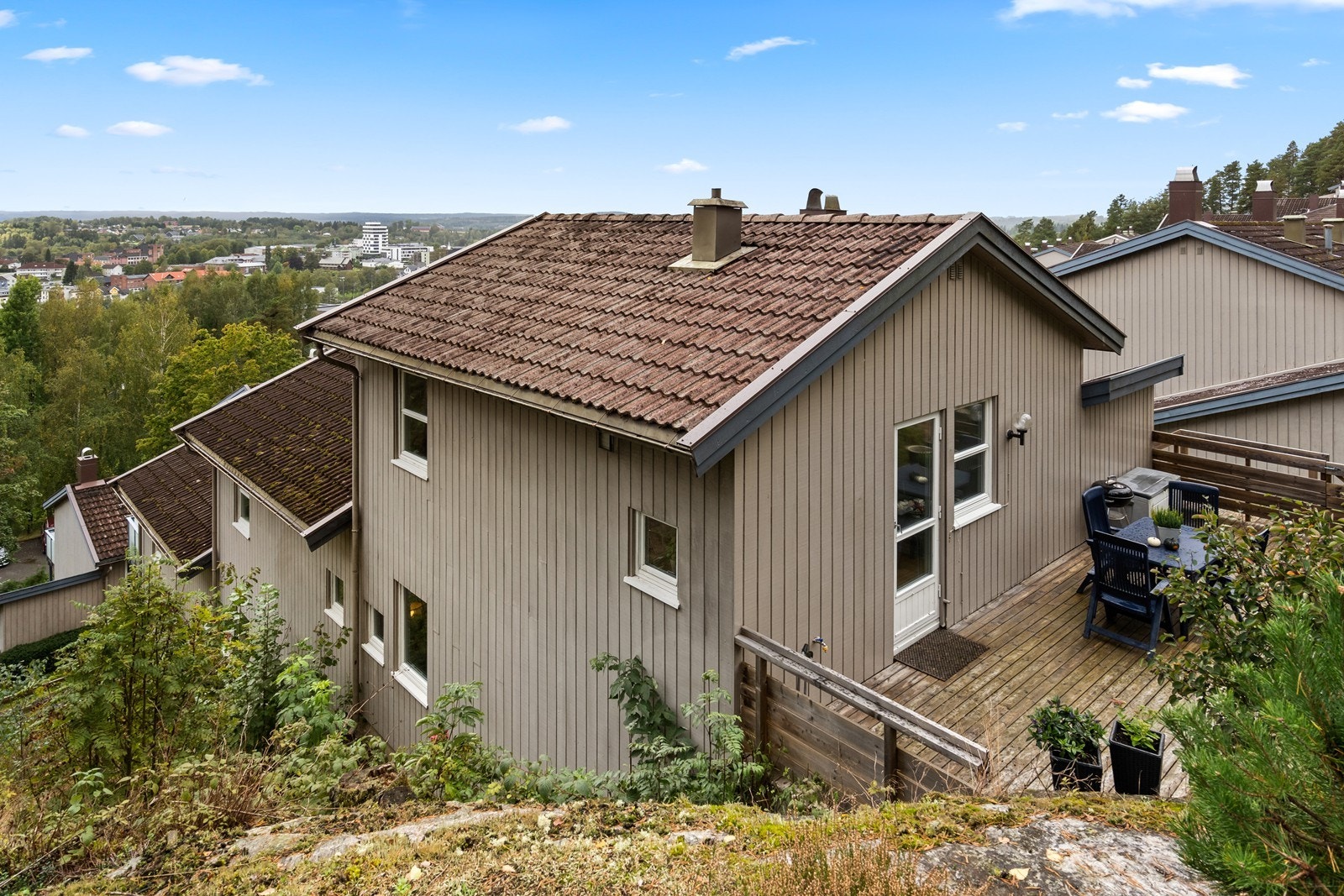 Høyt og fritt beliggende - gode solforhold! Galleribilde