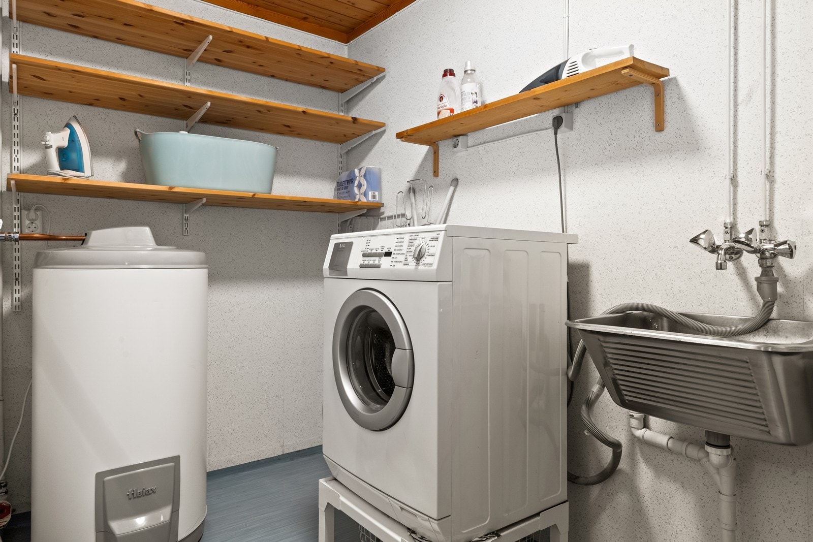 6 Vaskerom. Galleribilde