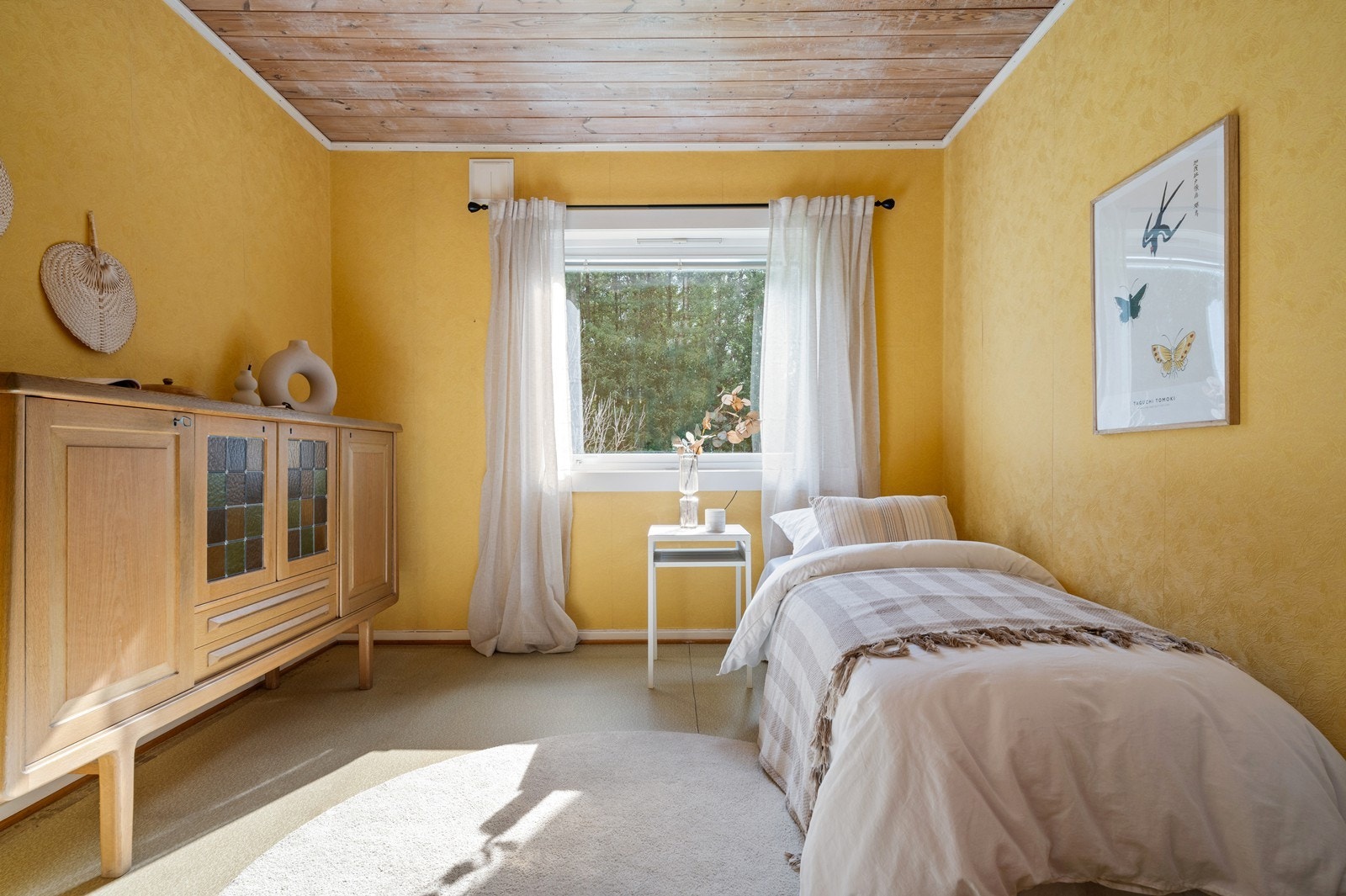 Soverom 1 har innebygd skap. Adkomst fra gangen. Galleribilde