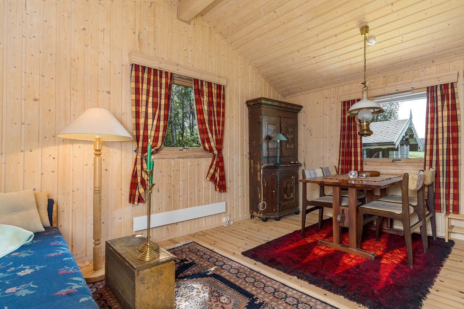 Rommet har god plass for ulik møblering. Galleribilde