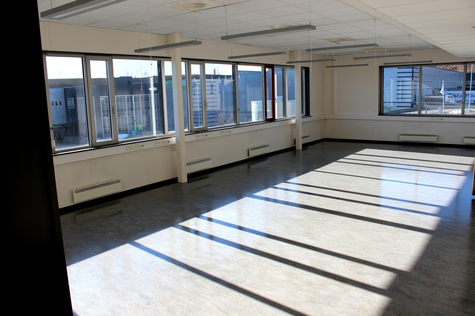 I dag har disse lokalene kontorceller. Galleribilde