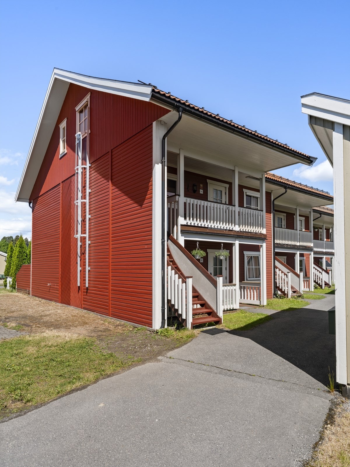 Gjennomgående eierleilighet med meget sentral beliggenhet. P-plass i kjeller. Galleribilde