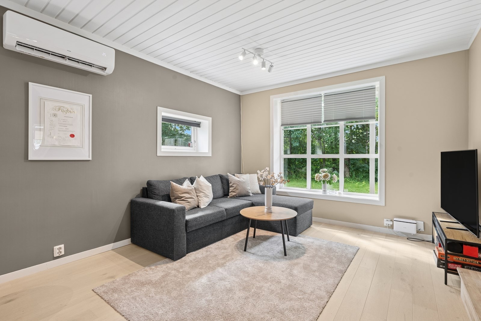 Det ble installert varmepumpe i stuen i 2025. Galleribilde