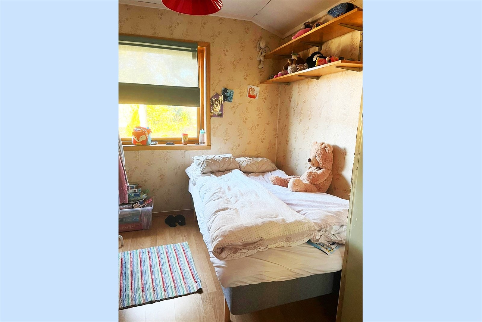 Koselig og lyst barnerom. Galleribilde