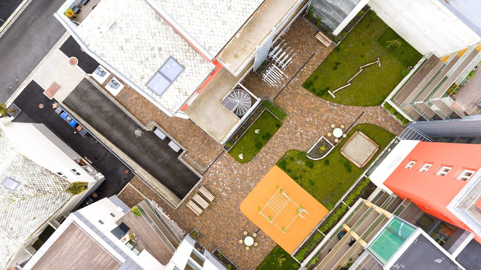 Bakgården i fugleperspektiv Galleribilde