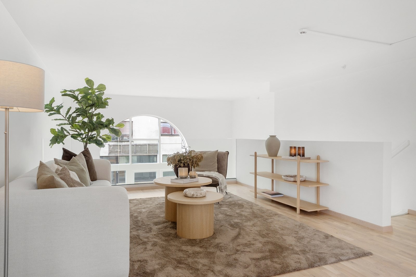 Den lekre vinduet gir mye naturlig lys Galleribilde