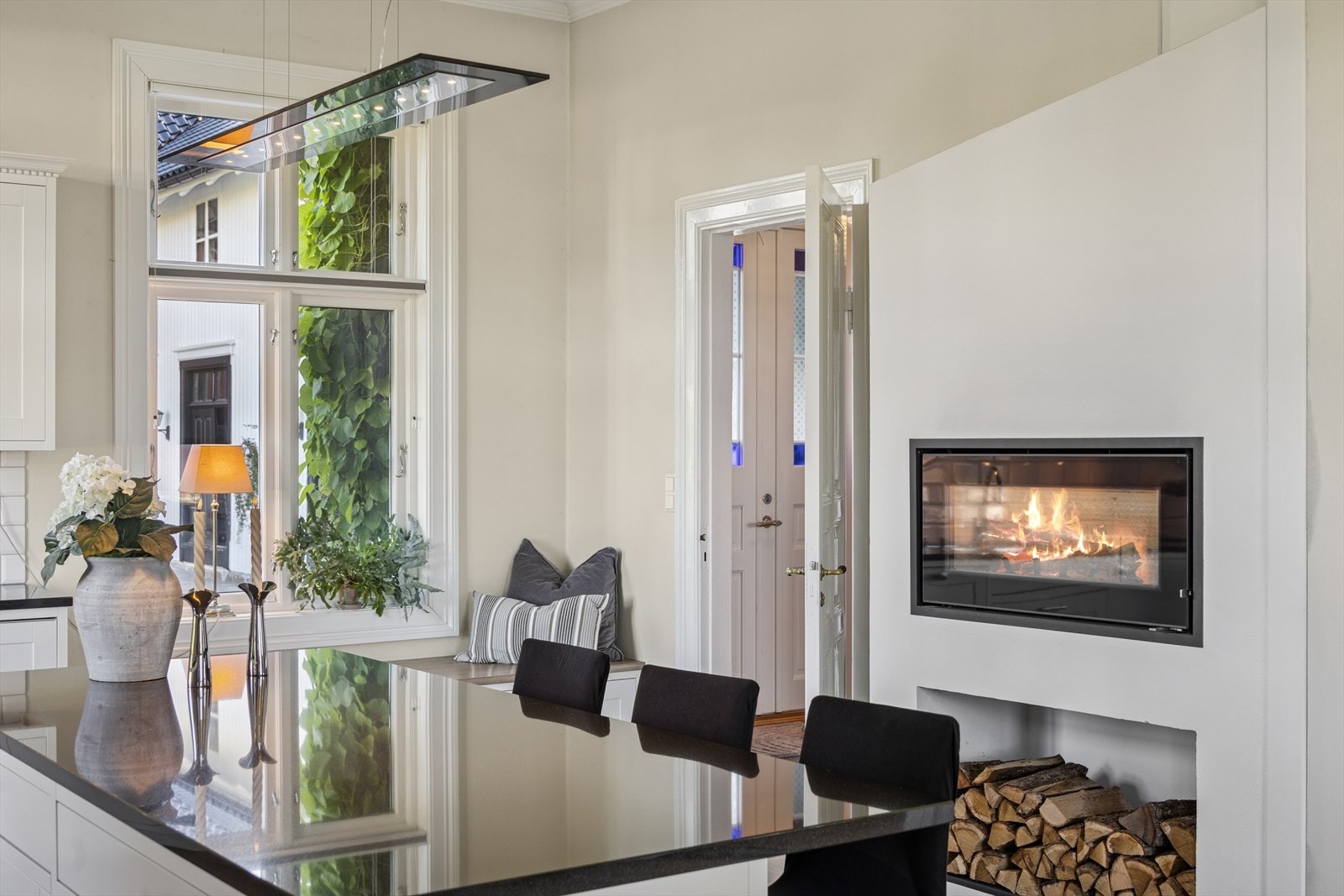 Stilfull peisovn av merket RAIS, ny i 2014. Galleribilde