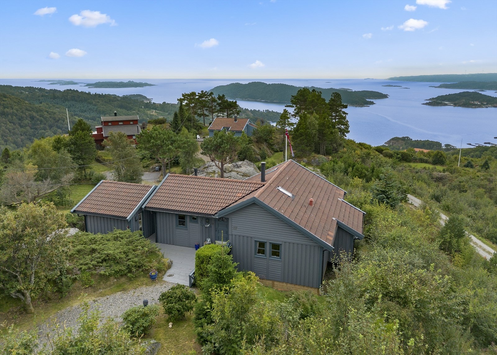 Her har man vakker utsikt mot sjøen. Galleribilde