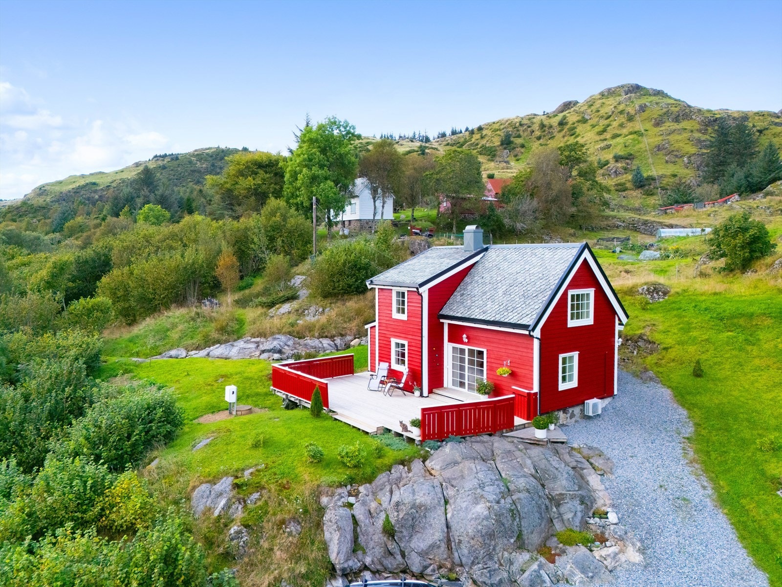 Velkommen til Radøyvegen 1333, presentert av Torgeir Glomnes for Eiendomsmegler Norge! Galleribilde