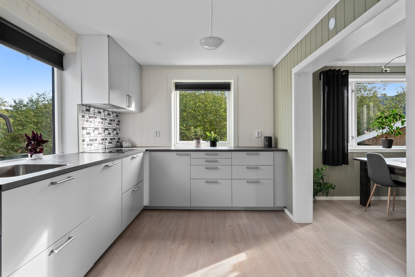 Perfekt størrelse for matlaging med både familier og venner. Galleribilde