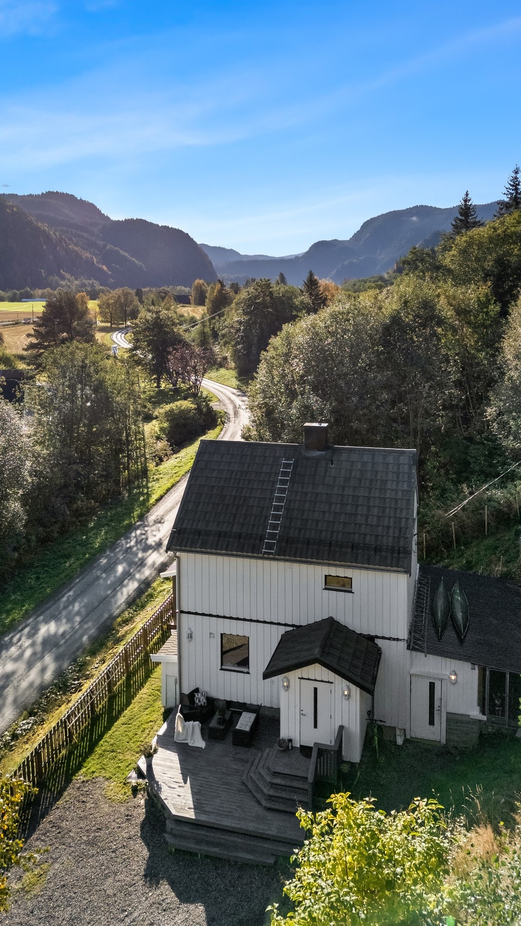Hovin i Gauldal er et trivelig tettsted med naturskjønne omgivelser og et godt lokalsamfunn. Galleribilde