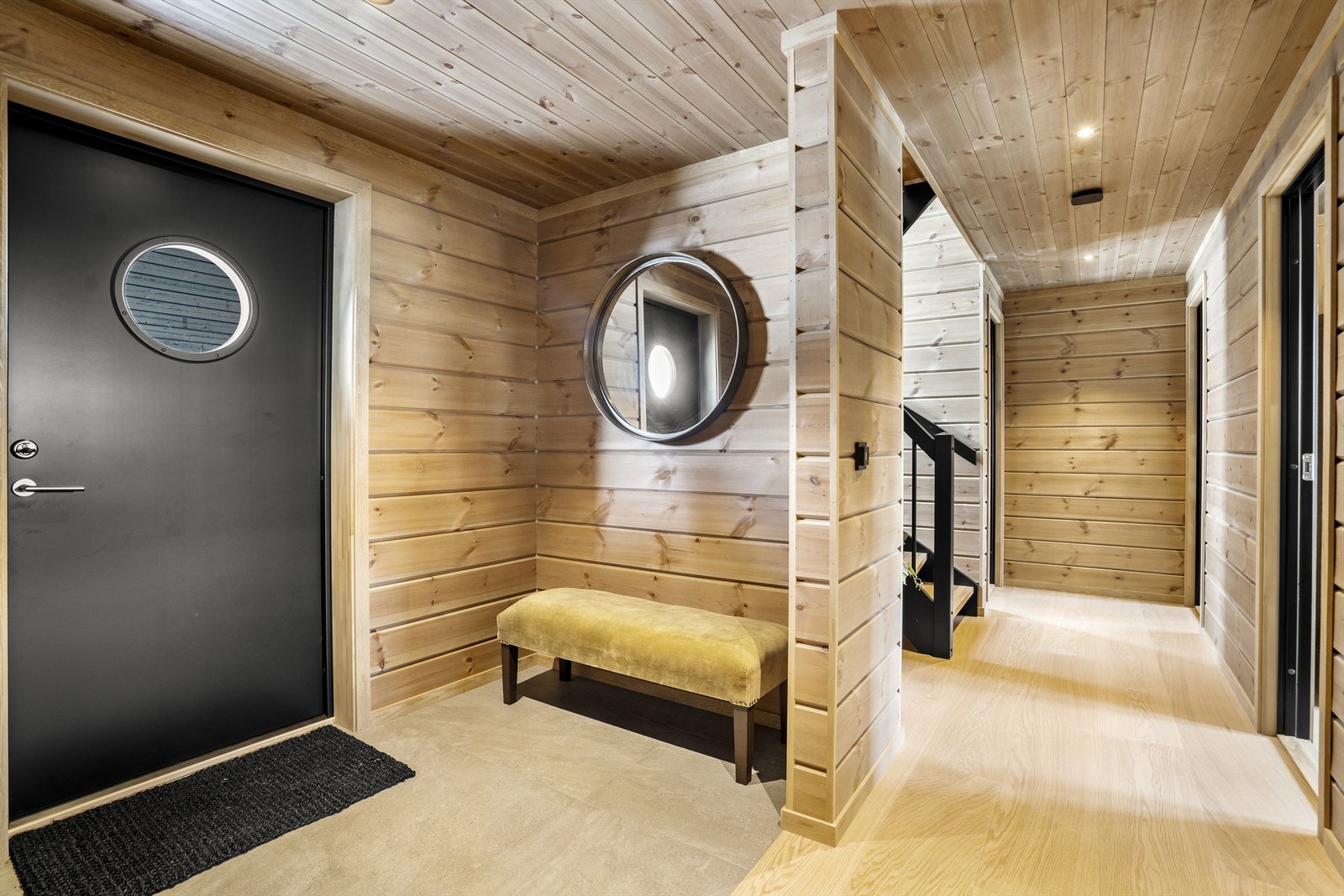 Velkommen inn. bad, 3 soverom , tv-stue og bod i 1. etg. Galleribilde