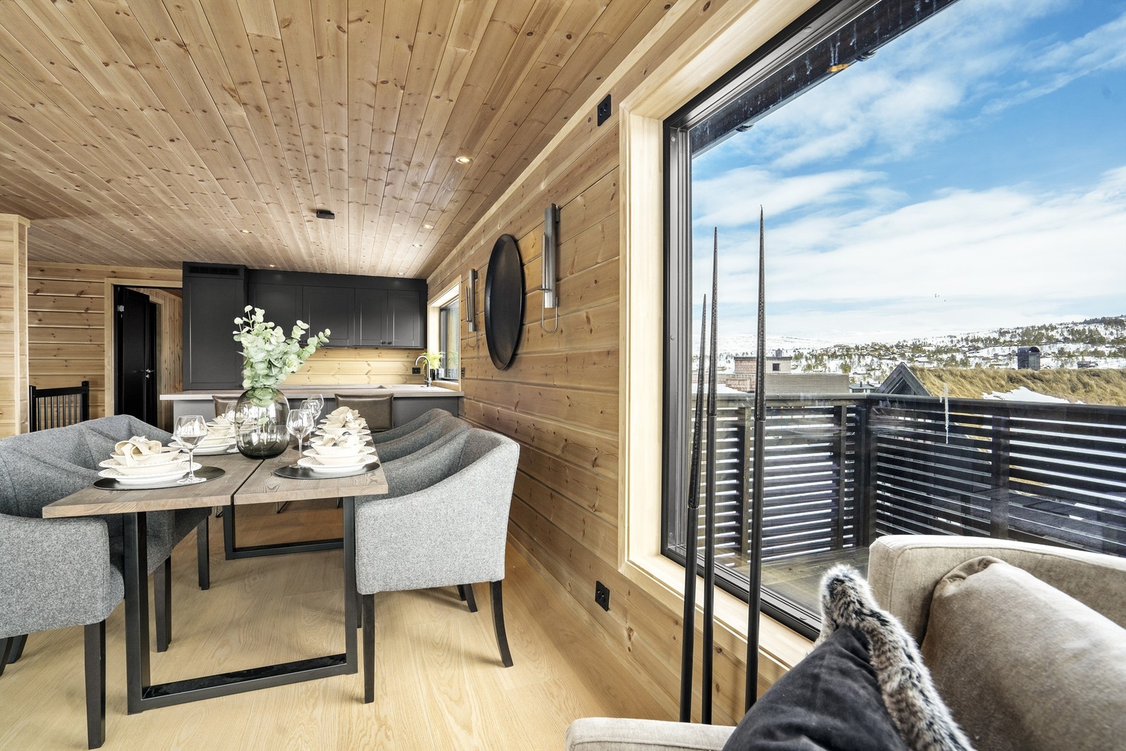 Utsikten mot Hyttenutane. Galleribilde