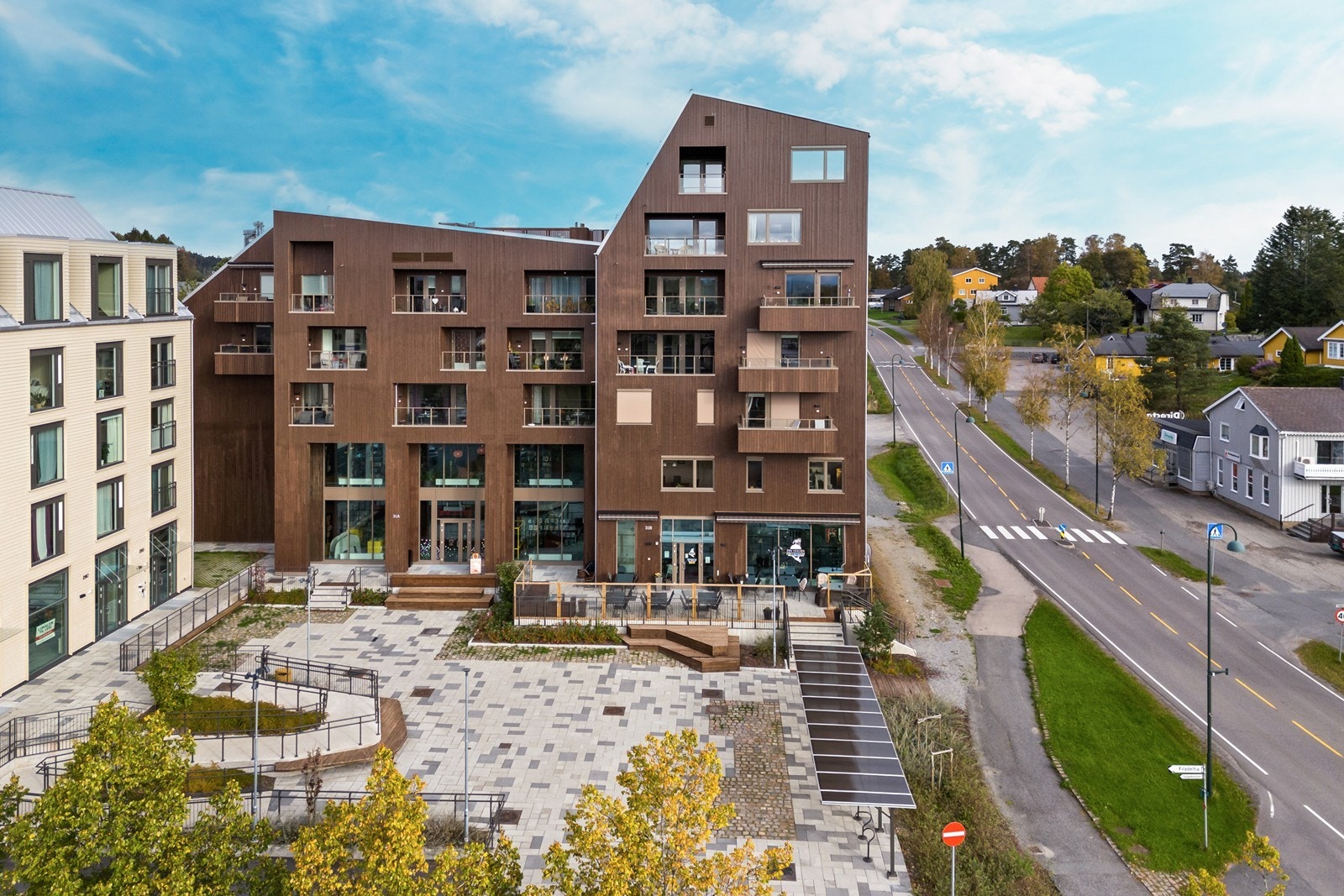 Torggården - et hjem med gangavstand til alle sentrale funksjoner og kort vei til skole, idrettsanlegg, lysløype og friluftsområder. Galleribilde