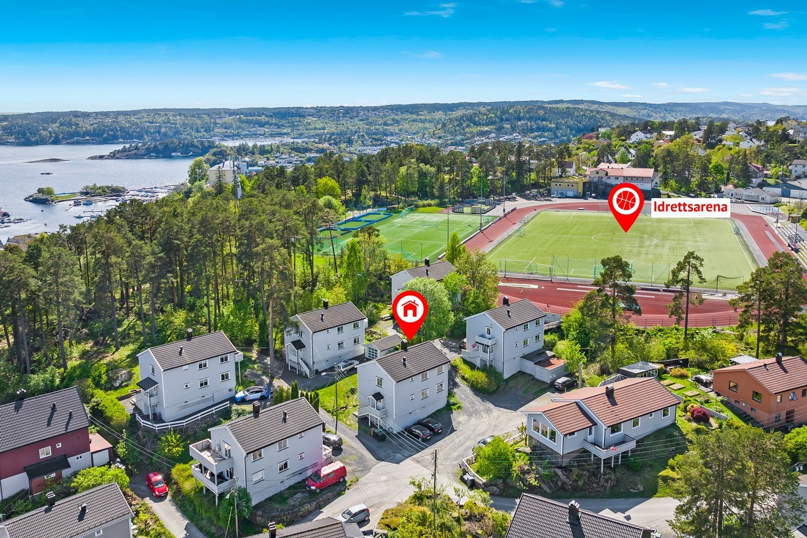 Leiligheten har en sentral beliggenhet med kort vei til Kragerø stadion, skole, barnehage, butikker etc. Galleribilde