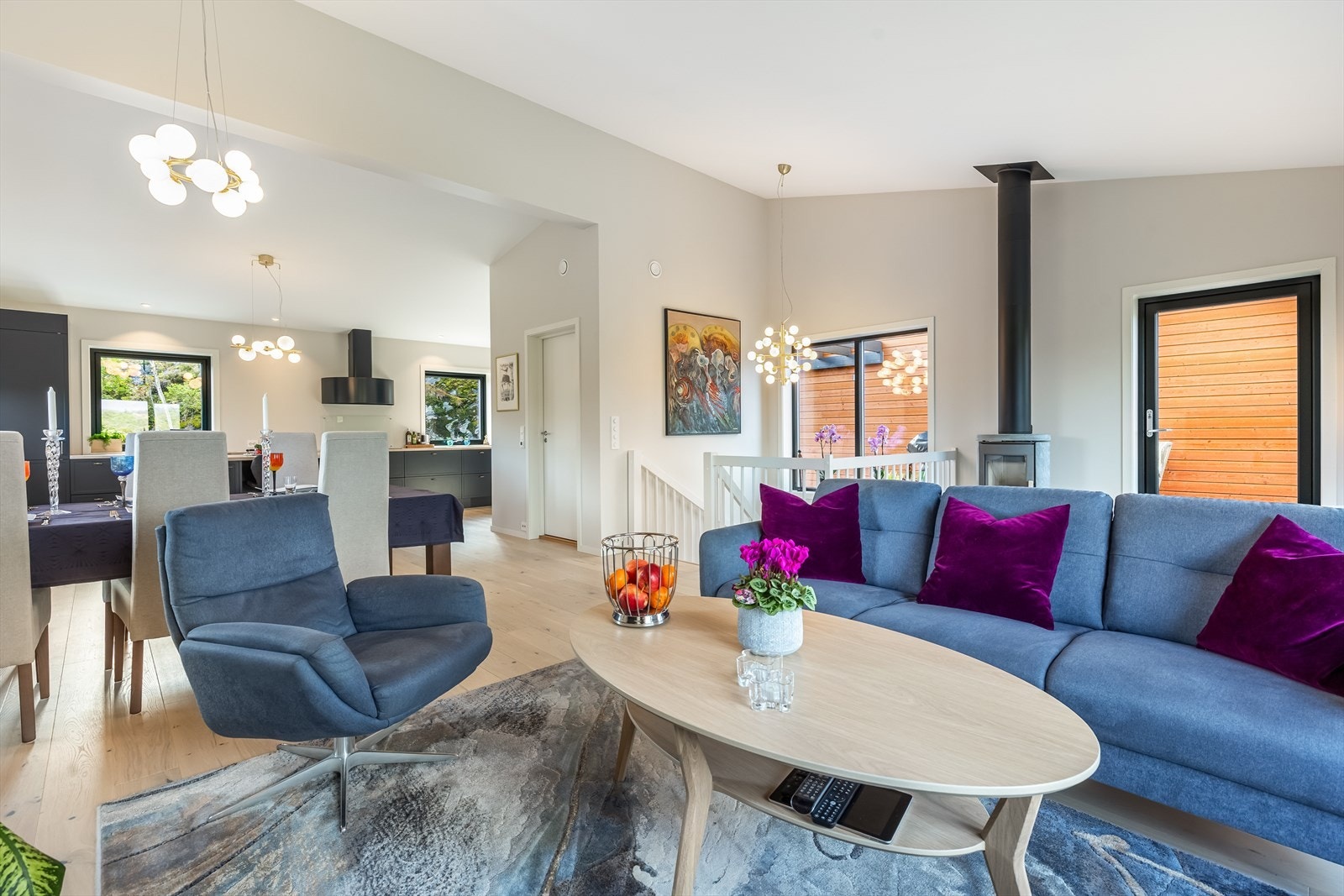 Full gjennomlysning fra alle veggene. Galleribilde