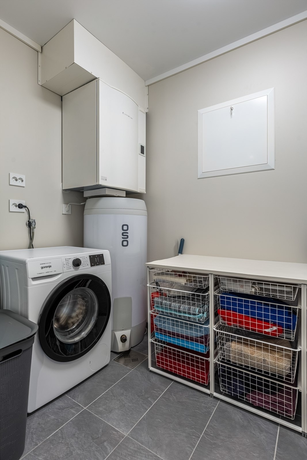 Vaskerom med tekniske installasjoner. Balansert ventilasjon med varmegjenvinning. Galleribilde