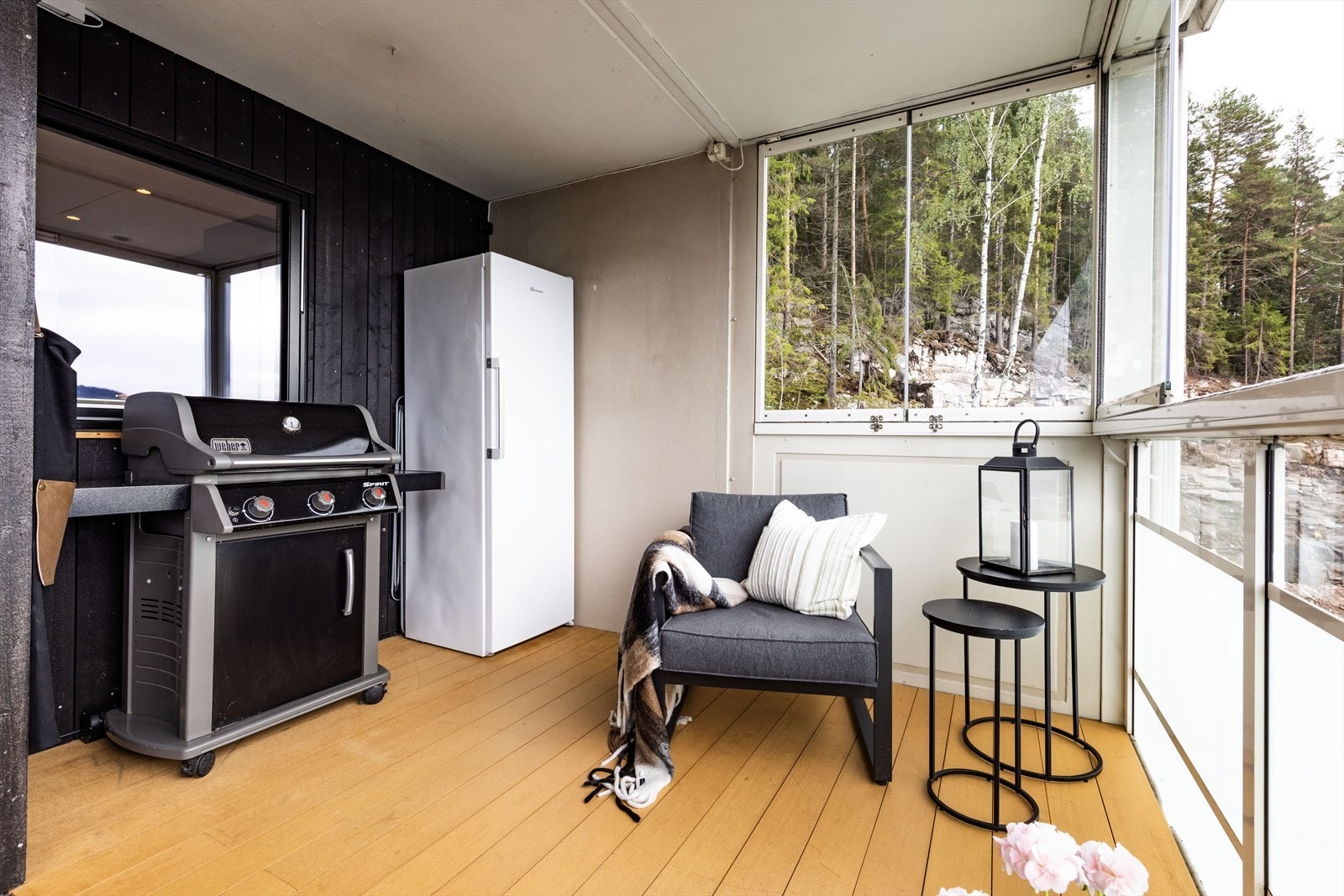 Her er det rikelig med plass for utemøblement, grill og annet en måtte ønske. Galleribilde