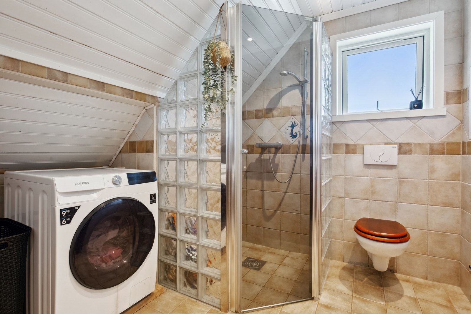 Bad i loftetasjen Galleribilde