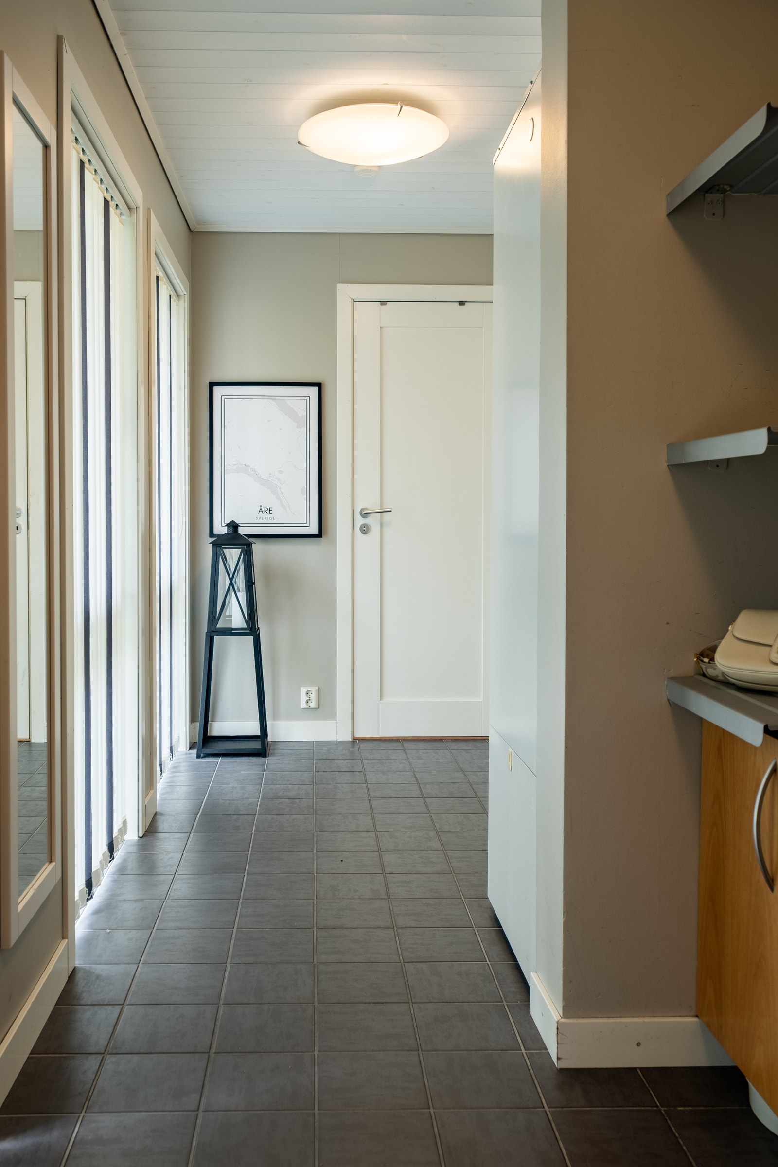 Ljus och generös hall med gott om utrymme Galleribilde