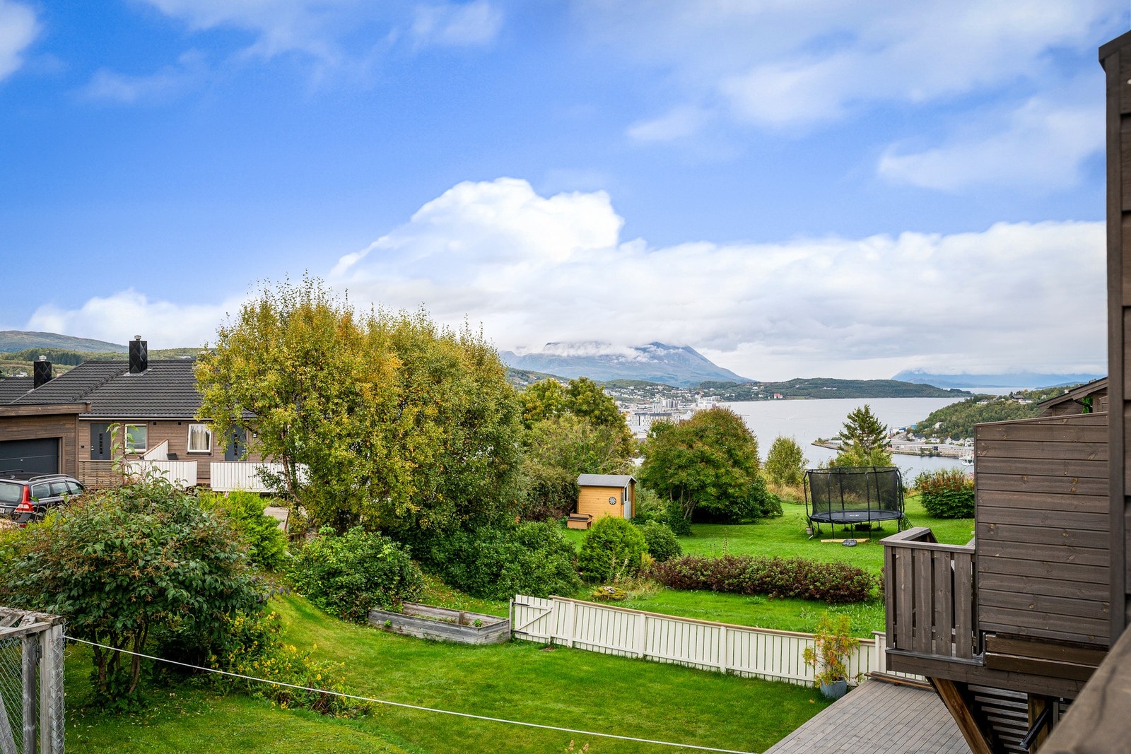 EIE eiendomsmegling v/Runar Bjørkelund presenterer Grønnebakkan 36 - rekkehus med 3 soverom Galleribilde