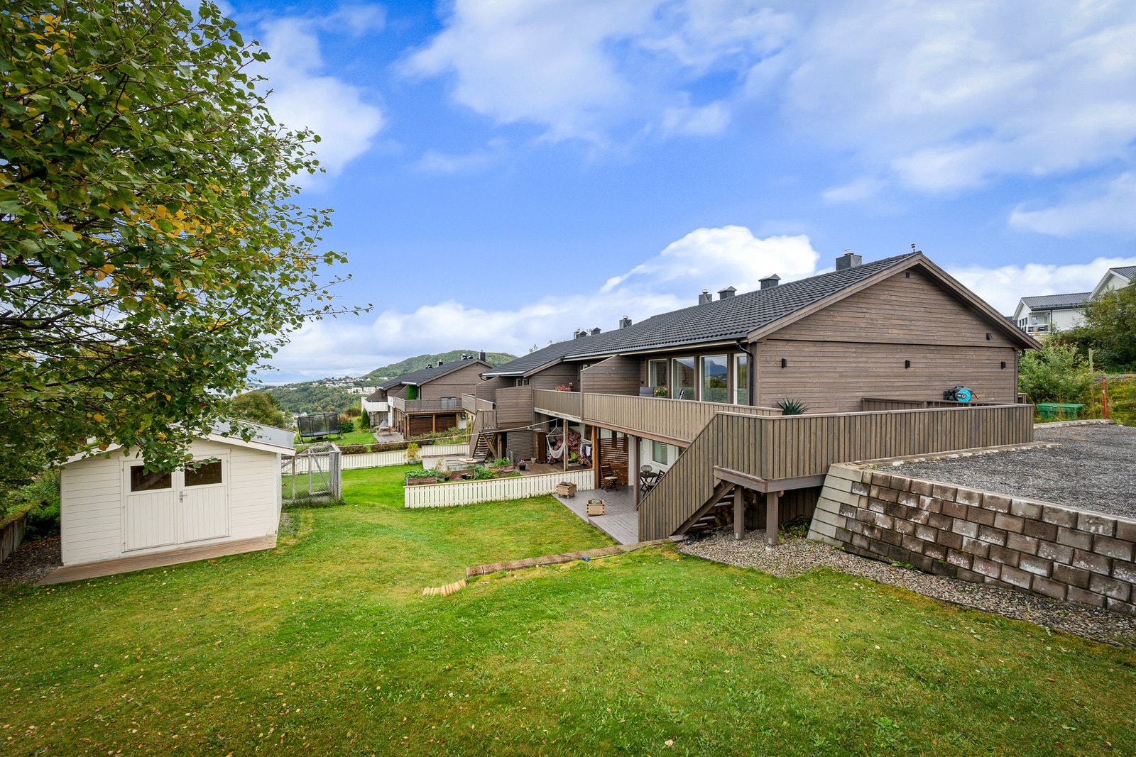 Boligen har meget gode parkeringsforhold Galleribilde