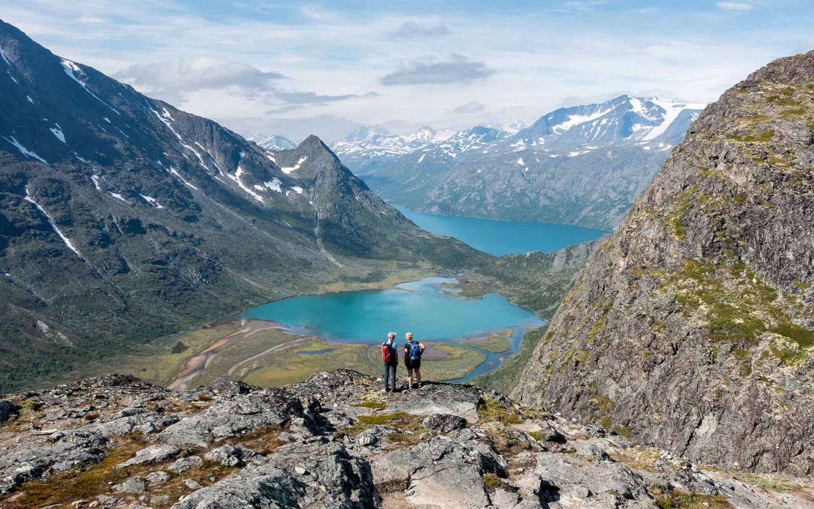 Ønsker du en spektakulær og lett tilgjengelig tur er Knutshøe tingen. Galleribilde