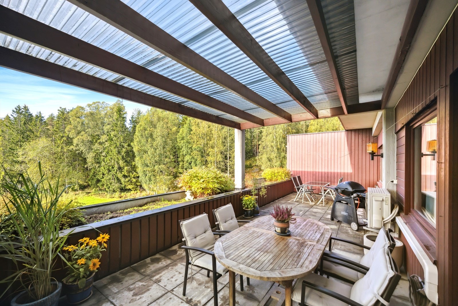 Eiendommen ligger i et attraktivt og barnevennlig boligområde på Oppegård i Nordre Follo kommune. Galleribilde