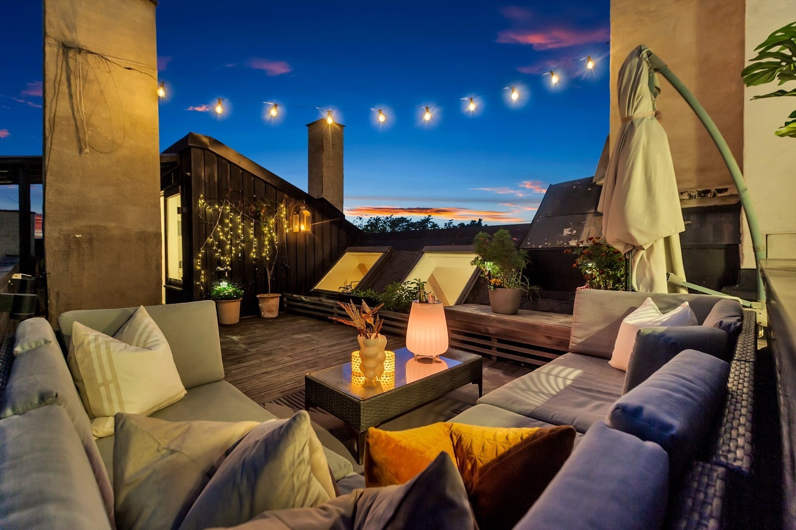 Privat takterrasse med 360 graders solforhold og panorama utsikt. Galleribilde