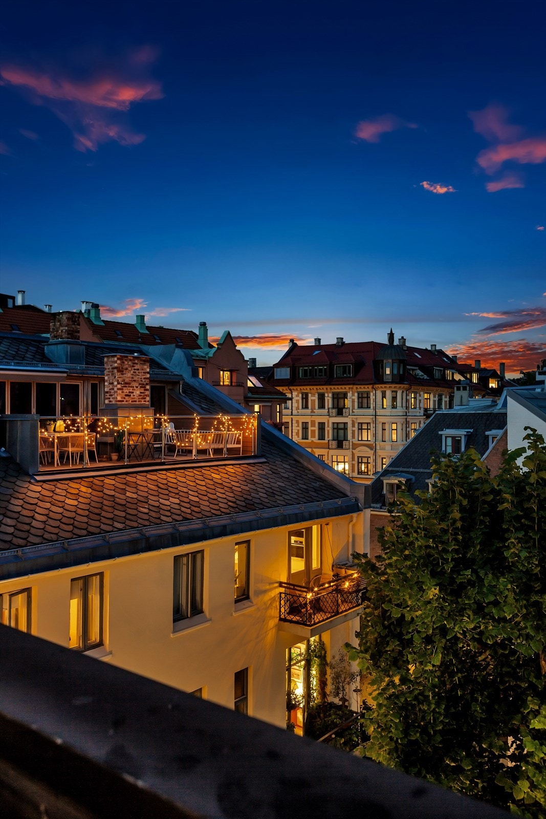 Utsyn mot et nabolag preget av klassisk arkitektur er en sjelden gode! Galleribilde