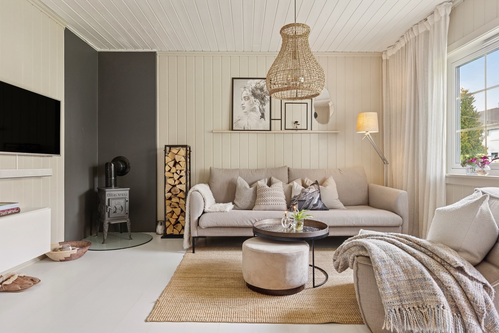 Vedovn i stuen. Galleribilde