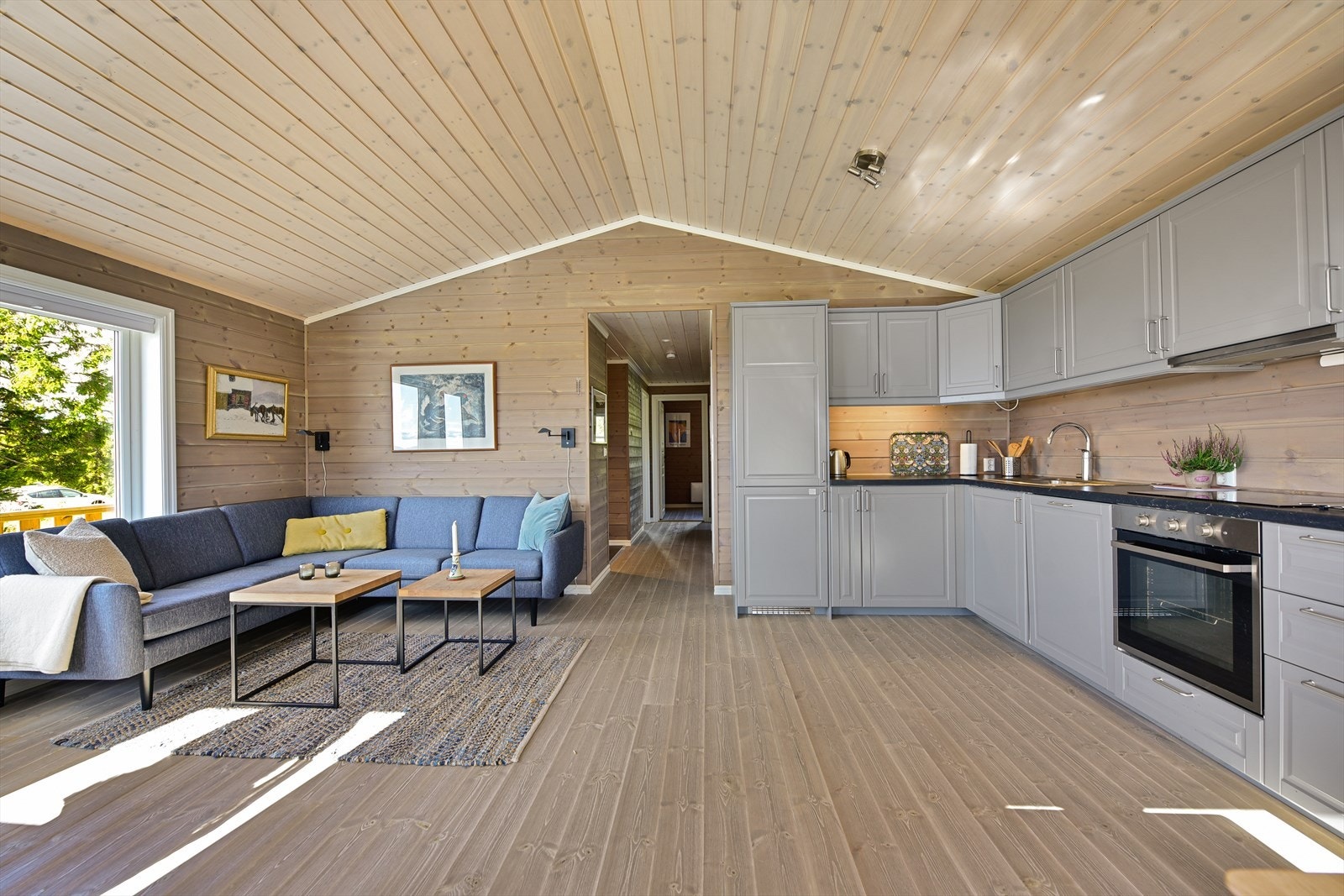 Hytta er areal effektiv med sine kompakte kvadratmetere Galleribilde