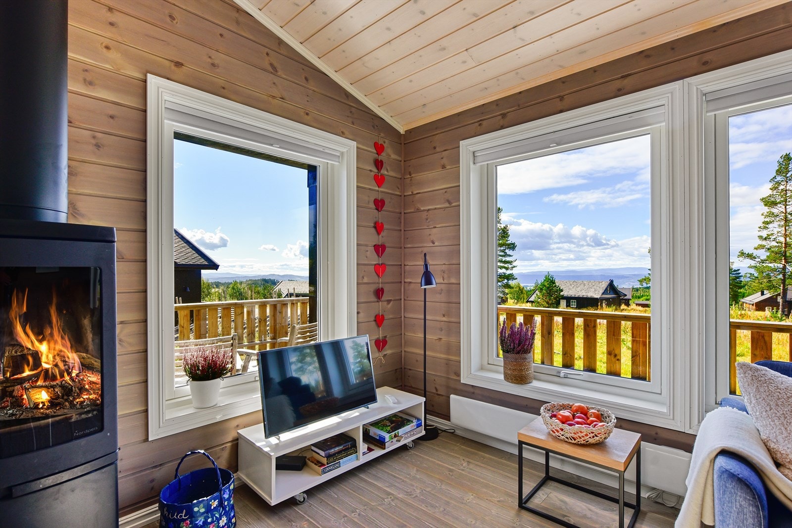 Se denne vakre utsikten utenfor stuevinduet! Galleribilde