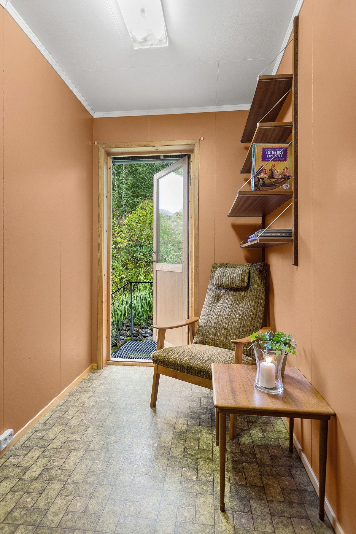 Egen utgang til hagen i bakkant av huset Galleribilde