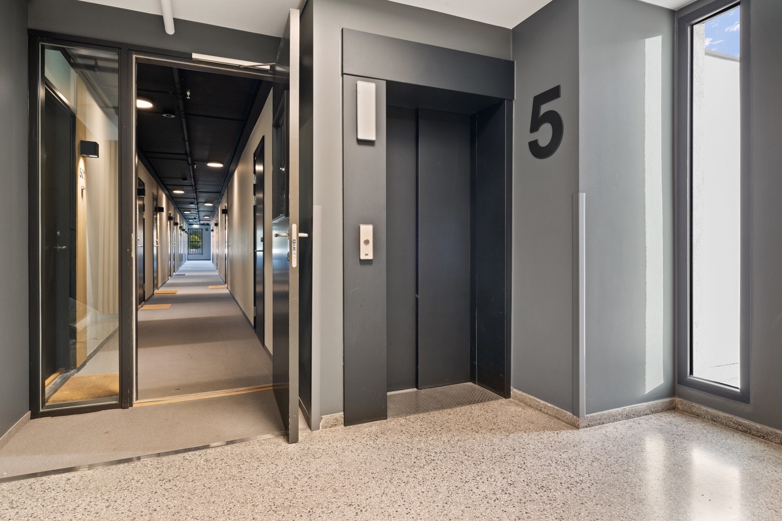 Heis i bygget Galleribilde